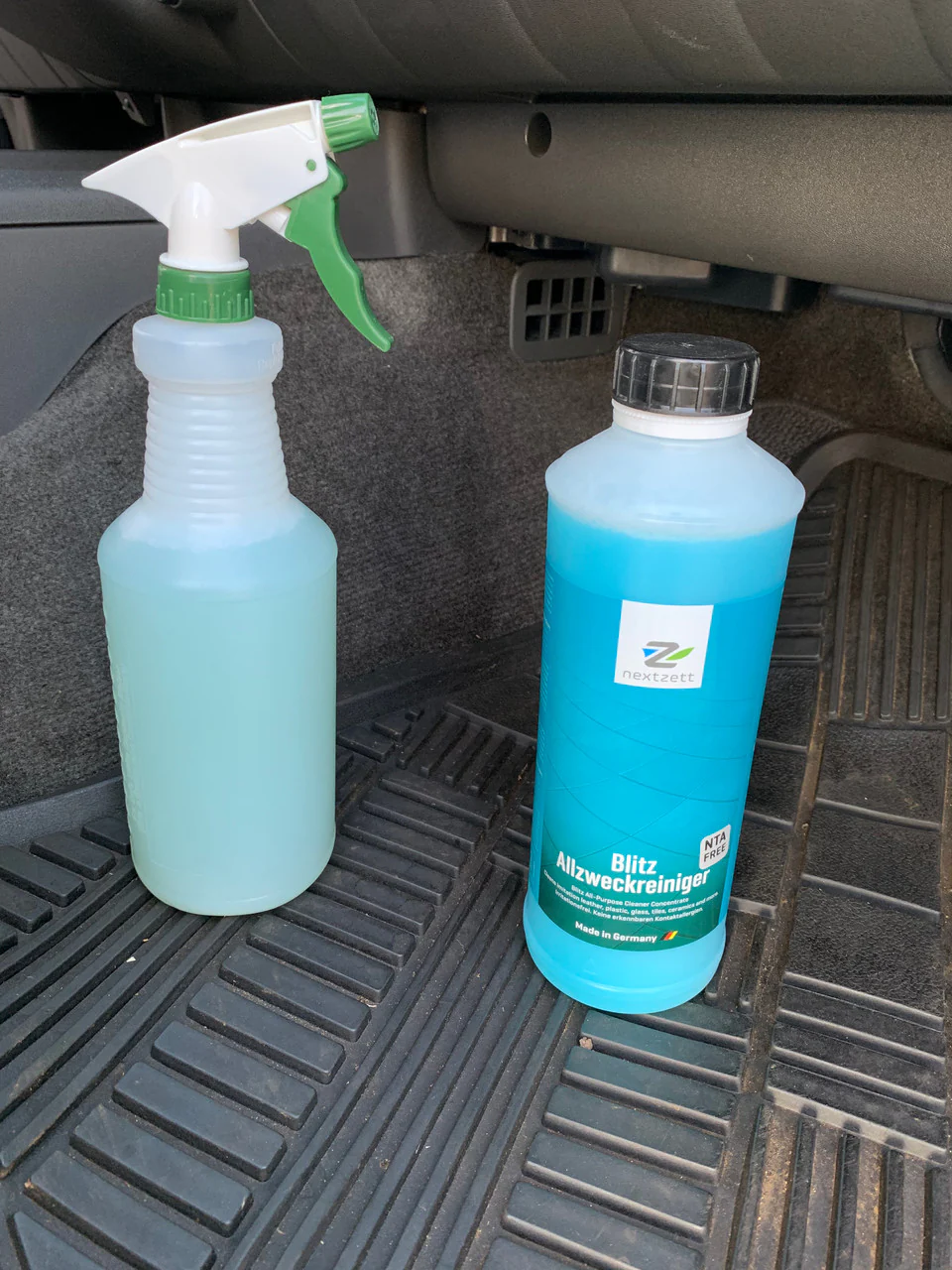 Blitz All-Purpose Cleaner - 338 oz (10 liters) - Image 3